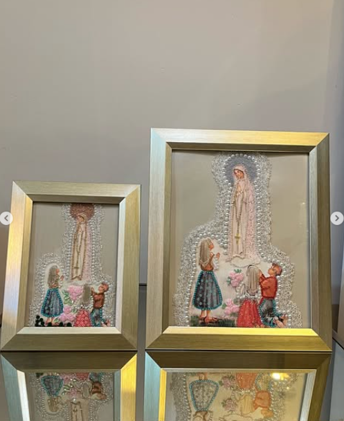 PORTARETRATO VIRGEN DE FÁTIMA CON PASTORCITOS