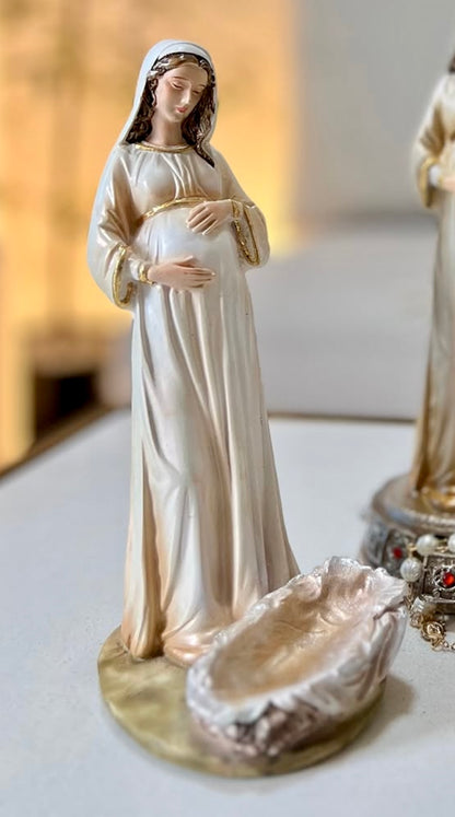 VIRGEN DE LA DULCE ESPERA CON CUNA