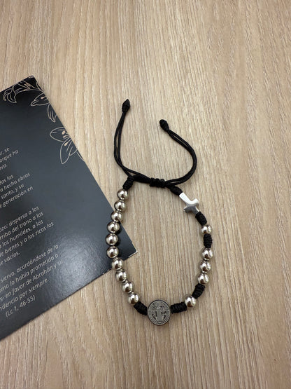 PULSERA CABALLERO DIJES SAN BENITO Y CRUCIFIJO